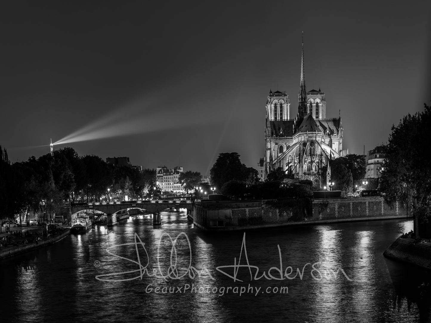 Norte Dame - Paris B&W, D80-6340