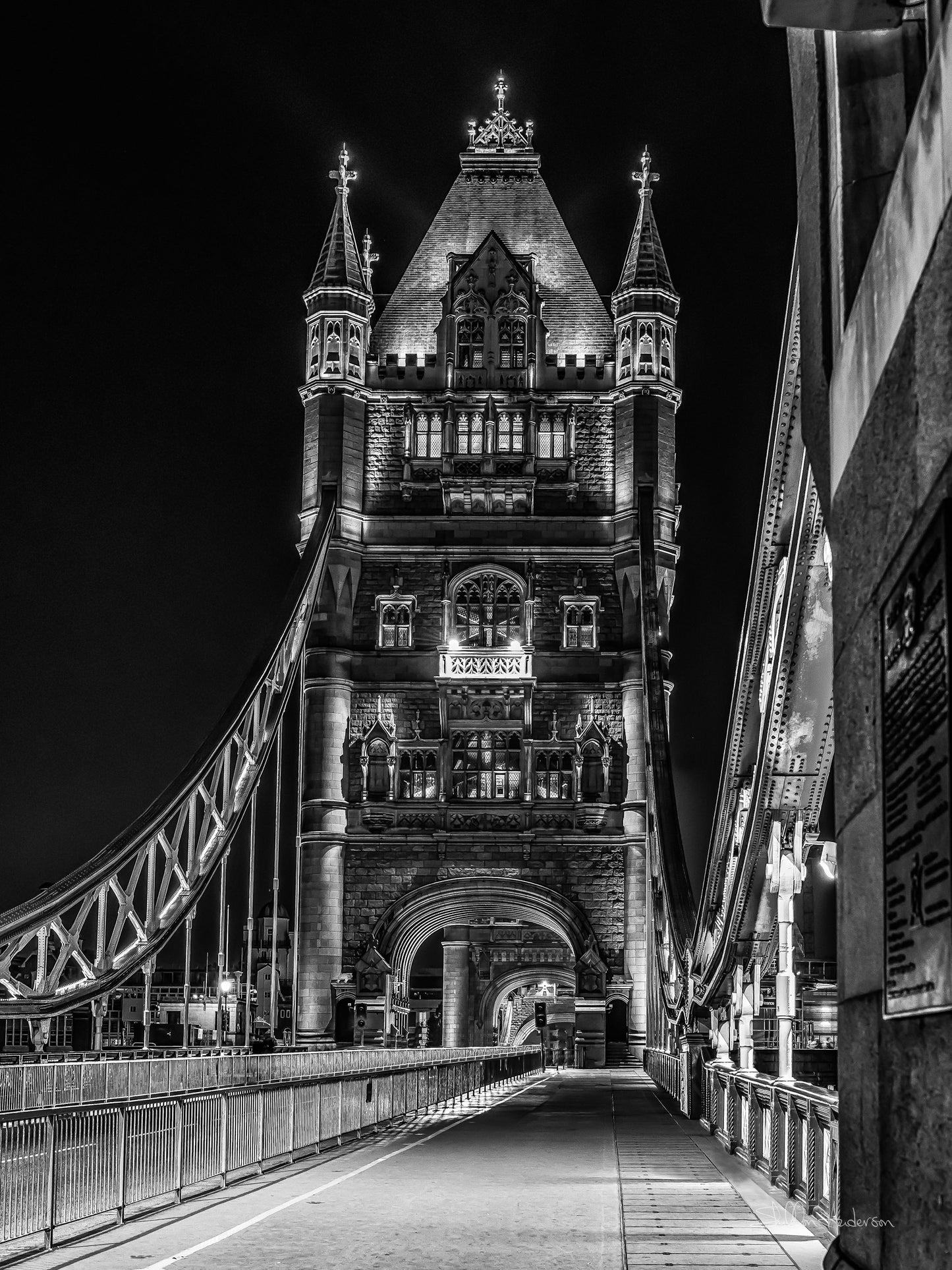 Tower Bridge B80-1251 B&W
