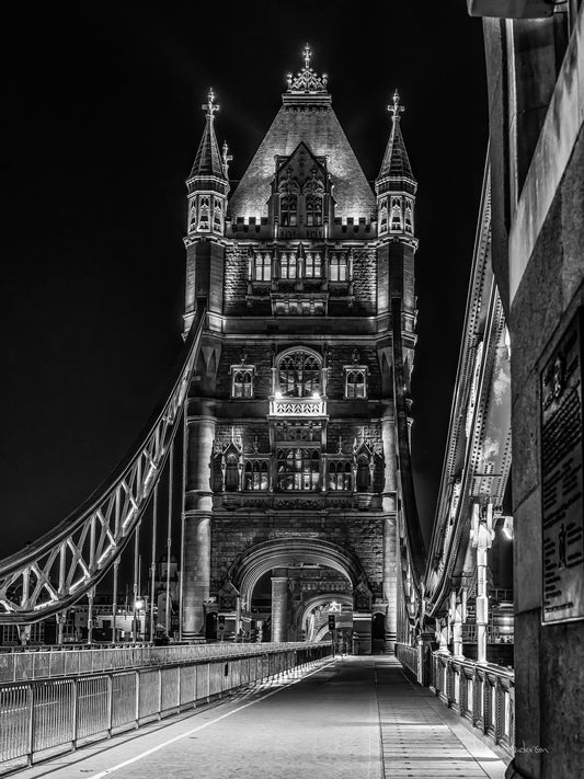 Tower Bridge B80-1251 B&W